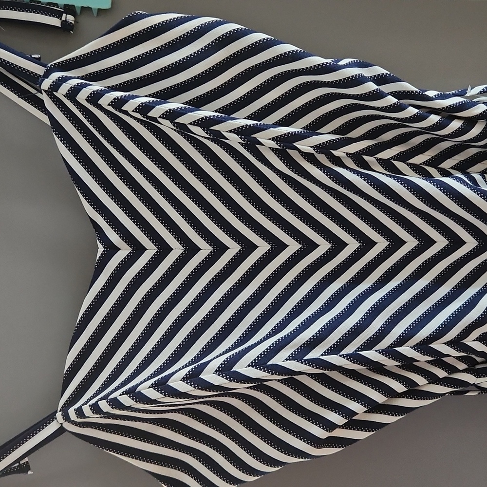 Stripped Romper - Picture 2 of 7